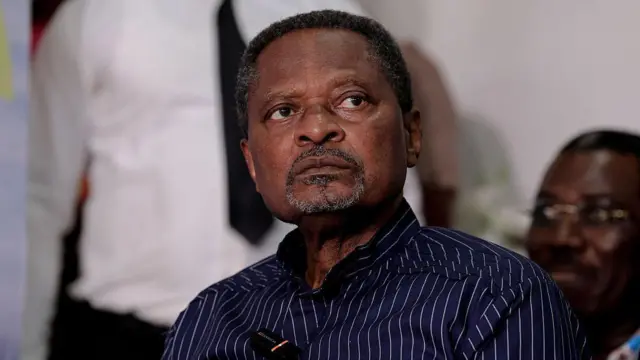 C’est déjà la grande interrogation alors que la famille biologique a indiqué que les cérémonies relatives aux obsèques du disparu se tiendront les 24 et 25 avril 2026.