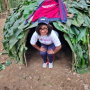 Au cœur de la forêt du Sud-Cameroun, le Musée Vivant Baka d’Assok illustre un modèle local alliant sauvegarde culturelle, création d’emplois et promotion du leadership féminin. Le premier Salon des clubs et offices du tourisme, tenu du 3 au 8 février 2026, a renforcé cette dynamique portée par des acteurs engagés et des communautés mobilisées.