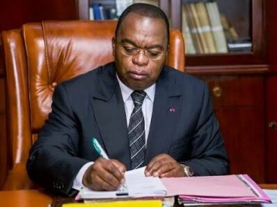 Faut-il en rire ou en pleurer ? S’agirait-il de réalisme ou de nombrilisme ? C’est la question fondamentale que les uns et les autres devraient se poser au regard de l’évolution de cette situation.