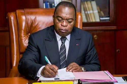 Faut-il en rire ou en pleurer ? S’agirait-il de réalisme ou de nombrilisme ? C’est la question fondamentale que les uns et les autres devraient se poser au regard de l’évolution de cette situation.