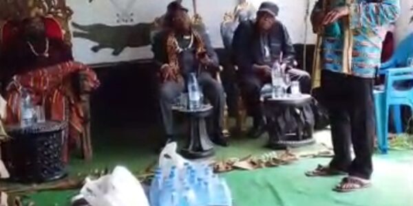 C’est ce qui a justifié la rencontre du 19 février 2026 à la chefferie du village Mbanya à Douala au cours de laquelle les participants ont échangé autour du thème : « Sports et chefferies traditionnelles pour le développement de l’Afrique ».