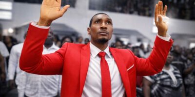 Le célèbre animateur radio/TV camerounais des années 2000, évangéliste aujourd’hui, revient au-devant de la scène avec « La voix de l’espérance », un programme hebdomadaire consacré à la musique et à la parole de Dieu.