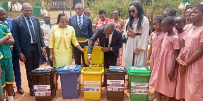 La cérémonie officielle s’est tenue ce 02 mars 2026 à Ngousso. Ce don traduit l’engagement des partenaires à transformer la sensibilisation en actes durables, en commençant par l’école comme lieu premier de socialisation.