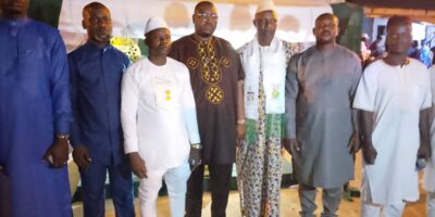 La Fédération des Associations et Mouvements Actifs de Jeunesse de Côte d’Ivoire (FAMAJ-CI), présidée par Méité Daouda, a organisé la 7ᵉ édition de sa rupture collective traditionnelle le samedi 14 mars 2026 au quartier Belle Cité (BC), dans la commune de Abobo.