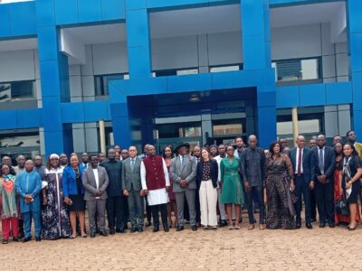 Un atelier organisé ce 12 mars par le FEICOM, ICLEI Afrique et Cameroon Economic Policy Institute a réuni maires et banquiers pour lever les freins aux financements privés locaux. Entre risques, garanties et attentes du terrain, les acteurs affûtent une approche commune.