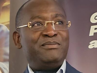 Robert Ngangue est un médiateur professionnel certifié IMI et conférencier. Il est à la tête de l’organisation Ombudsperson Mediation Initiative (OMI). Ex-fonctionnaire des Nations Unies, où il a cumulé 25 ans de carrière à la résolution des conflits dans le monde, il roule désormais pour la paix et contre les conflits dans son pays d’origine. C’est dans cette mouvance que le conflictologue organise la première édition de la « Semaine de la médiation » à Douala, du 31 mars au 4 avril 2026. Il dévoile les grandes lignes de cette initiative dans l’entretien ci-dessous.