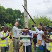 La traduction en acte de cette politique a été manifestée une fois de plus entre le 26 et le 27 février dernier à travers l’inauguration d’infrastructures énergétiques et hydrauliques dans les villages d’Ongué et de Koukoué, près d’Edéa.