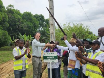 La traduction en acte de cette politique a été manifestée une fois de plus entre le 26 et le 27 février dernier à travers l’inauguration d’infrastructures énergétiques et hydrauliques dans les villages d’Ongué et de Koukoué, près d’Edéa.