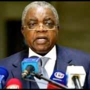 Il leur est désormais interdit d’avaler la moindre goutte de bière pendant les heures de service. C’est à travers la note de service n°0000013/MINCOM/SG/DAG/SDPSP du 31 mars 2026 portant « rappel au respect des obligations et à l’interdiction de comportements contraires à l’éthique administrative » que cette injonction leur a été servie.