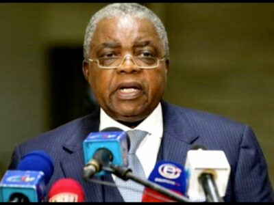 Il leur est désormais interdit d’avaler la moindre goutte de bière pendant les heures de service. C’est à travers la note de service n°0000013/MINCOM/SG/DAG/SDPSP du 31 mars 2026 portant « rappel au respect des obligations et à l’interdiction de comportements contraires à l’éthique administrative » que cette injonction leur a été servie.