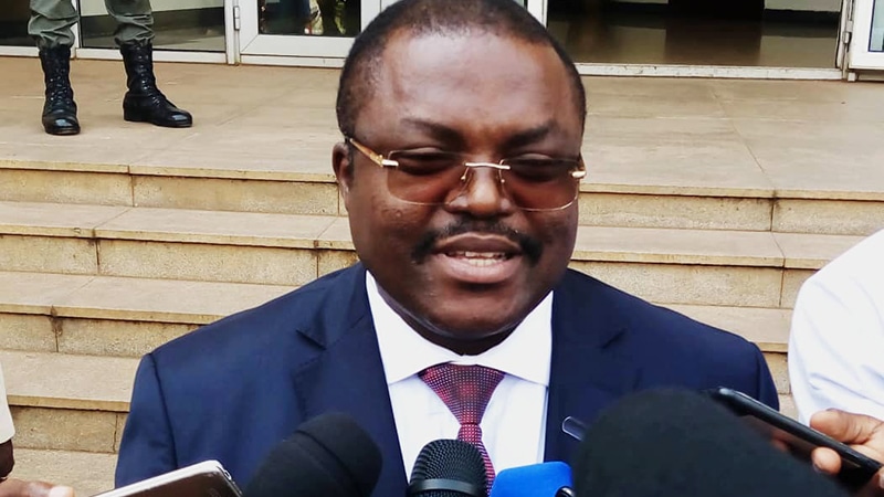 Douala : le Gouverneur du Littoral interdit l’installation du chef de ...