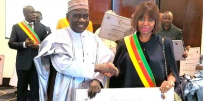 Alamine Ousmane Mey remet Awards aux 10 communes modèles Cameroun investissement public 2025
