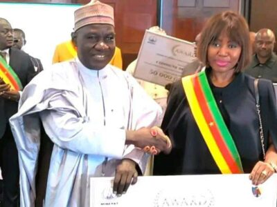 Alamine Ousmane Mey remet Awards aux 10 communes modèles Cameroun investissement public 2025