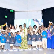 Remise de kits scolaires par l'ONG Petra Roc à Abobo