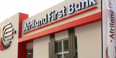 Afriland First Bank annonce le refus immédiat des pièces émises entre 1958 et 1985 à ses guichets, alors même que la BEAC a prévu un retrait progressif. La banque qui se dit citoyenne entretient ainsi la panique au sein de la population camerounaise.