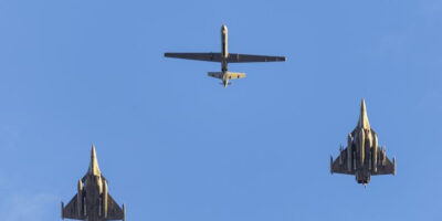Lancé en 2026, HypAirion prépare l'escadron de chasse de 2035. Au programme : Rafale F5, drones collaboratifs et IA souveraine. Premier vol avant 2028.