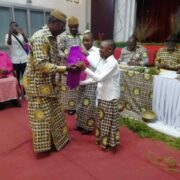 Remise de prix aux 18 lauréats de la 8e édition de Bonatongo Excellence 2026 à la salle des fêtes d'Akwa à Douala, le 18 octobre 2026