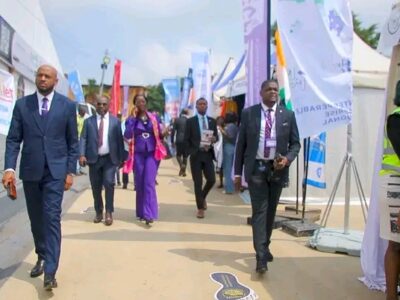 CCA-BANK Directrice Générale Alvine Tiwoda expérience client