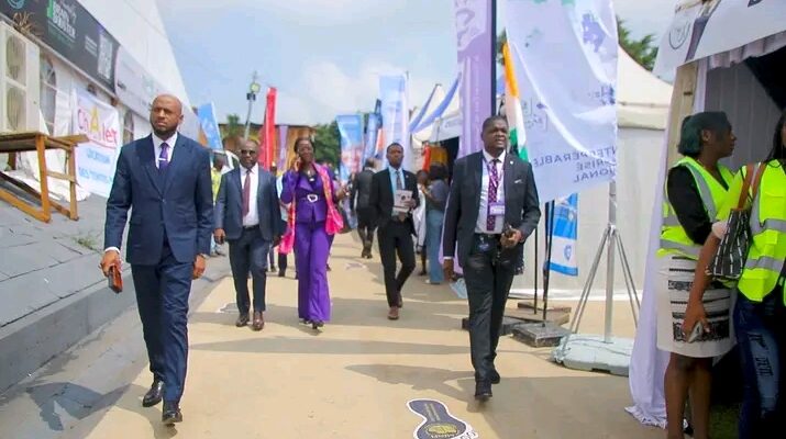 CCA-BANK Directrice Générale Alvine Tiwoda expérience client