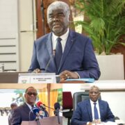 Premier ministre Robert Beugré Mambé, Vice-Premier ministre Téné Birahima Ouattara et ministre Adama Diawara interpellés par les parents de bacheliers pour la rentrée 2026-2027