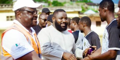 Farel Nken, président de l'AJAPEC 2035, lors du lancement du Tournoi des Champions Nkong-League le 17 octobre 2026 au stade Mbarésoumtou de Nkongsamba
