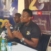 Guy Christ Israël en conférence de presse pour son concert de 20 ans de carrière au stade Robert-Champroux à Abidjan