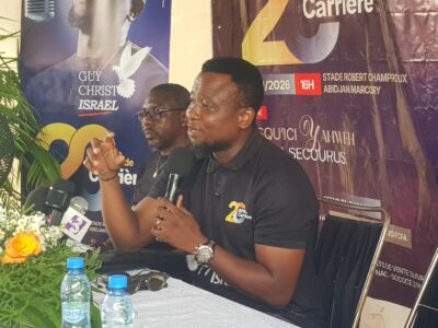 Guy Christ Israël en conférence de presse pour son concert de 20 ans de carrière au stade Robert-Champroux à Abidjan