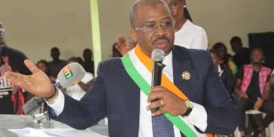 L'honorable Zié Daouda Coulibaly, président de la Fondation ATOUUU, plaidant pour le rôle des femmes dans la réconciliation nationale en Côte d'Ivoire