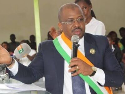 L'honorable Zié Daouda Coulibaly, président de la Fondation ATOUUU, plaidant pour le rôle des femmes dans la réconciliation nationale en Côte d'Ivoire