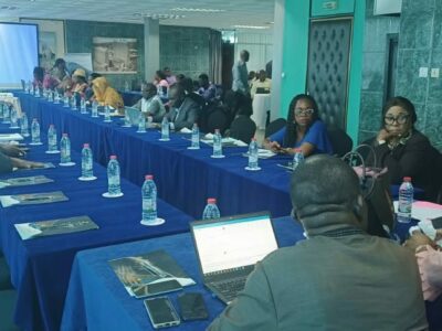 Participants à l'atelier de rédaction du document de stratégie contre la violence en milieu scolaire organisé par le Minedub avec l'appui de l'UNICEF et du GPE le 19 octobre 2026 à Douala