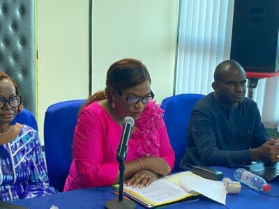 Mme Ayukegba Evelyne, Directrice des sports et de la santé scolaires au MINEDUB, représentant le Ministre de l'Éducation de Base lors de l'atelier stratégique sur la lutte contre les violences en milieu scolaire tenu à Douala du 19 au 21 octobre 2026 avec l'UNICEF et le Partenariat Mondial pour l'Éducation